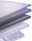 Gestapelte Doppelstegplatten aus Polycarbonat, 16 mm stark, transparent